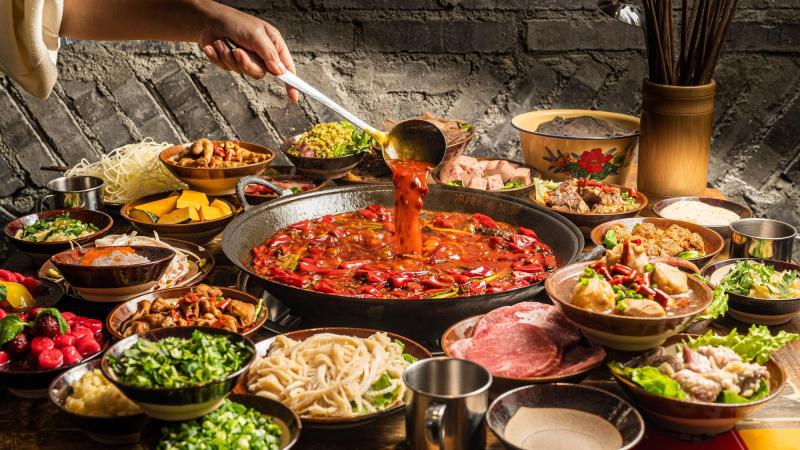 Cô gái 26 tuổi qua đời vì đau bụng dữ dội sau bữa lẩu, thủ phạm là thói quen "lai rai" 6 kẻ thù của tuyến tụy: Nhiều người Việt thường xuyên làm- Ảnh 1.