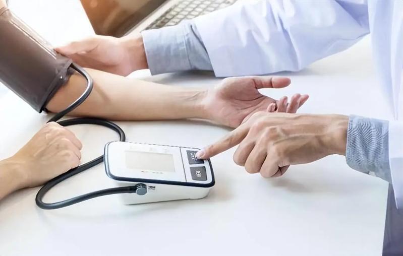 90% bệnh nhân nhồi máu não thường làm 3 việc này 3 ngày trước khi bị đột quỵ, rất có thể bạn đang làm việc thứ 2 ngay lúc này!- Ảnh 3.