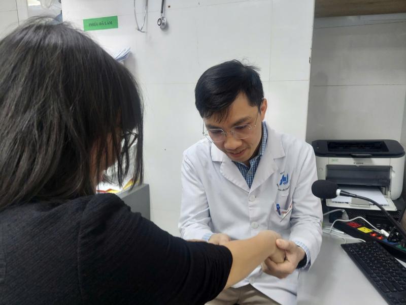 Chỉ vì 1 sai lầm, tế bào ác tính “ăn” mất 1 bên mắt: Bác sĩ cảnh báo dấu hiệu cần nghĩ tới ung thư- Ảnh 1.