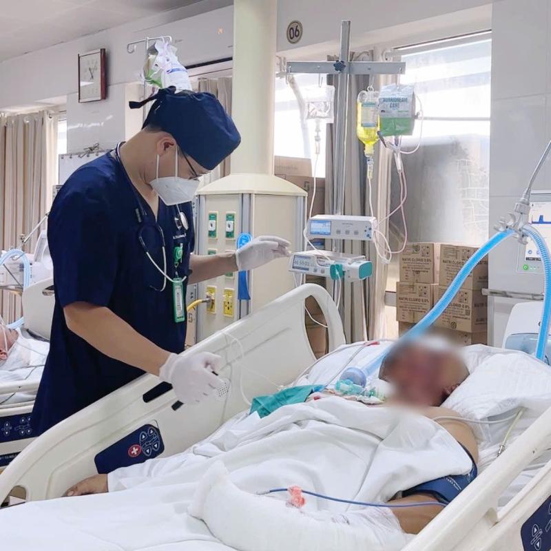 Tai nạn pháo nổ gia tăng, nhiều ca cấp cứu nguy kịch- Ảnh 1.