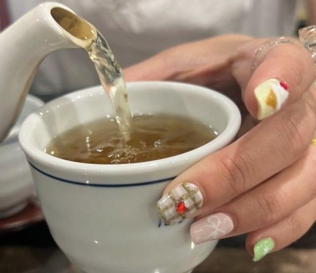 4 loại nước sáng dậy khát khô cổ cũng TUYỆT ĐỐI không uống: Phá gan, hại thận, "đánh cắp" tuổi thọ- Ảnh 2.