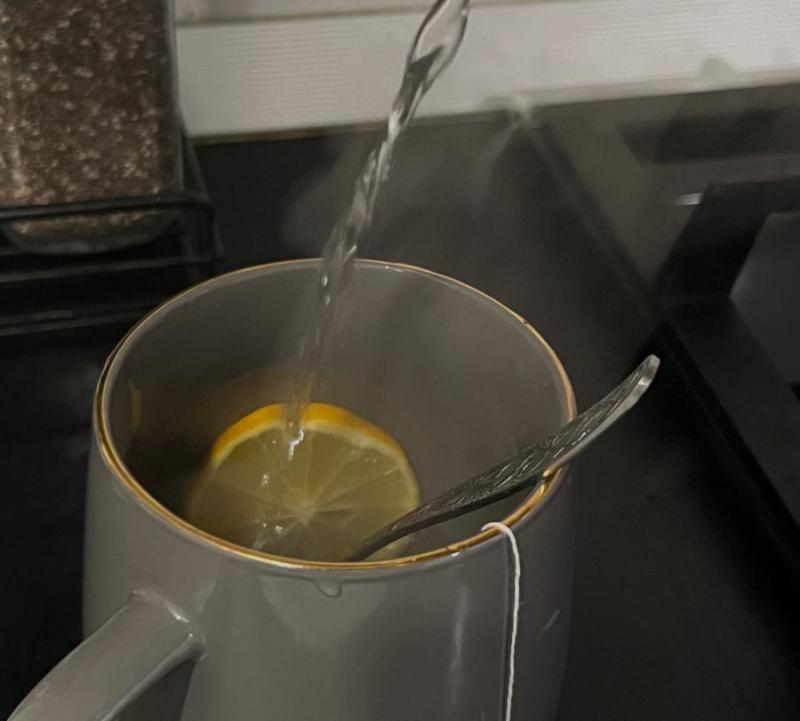 Không phải nước để qua đêm hay đun sôi nhiều lần, đây mới là 2 loại nước "nuôi" tế bào ung thư ít ai ngờ đến- Ảnh 2.