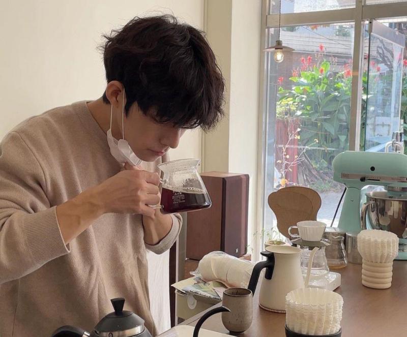 Đã đến lúc tự cứu lấy dạ dày bằng cách NGỪNG ĂN 5 món này vào bữa sáng dù "mê như điếu đổ"- Ảnh 4.