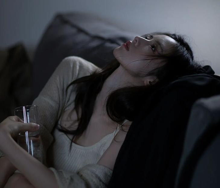 Bác sĩ tiết lộ tần suất làm “chuyện ấy” cho từng độ tuổi, nhiều chị em ngoài 40 nghe xong... hốt hoảng- Ảnh 1.