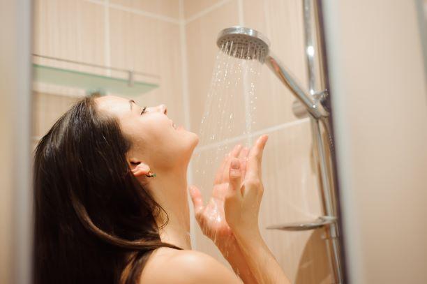 Chỉ vì tắm nước nóng sai cách, bé trai 13 tuổi suýt mất mạng: Những thời điểm tắm nguy hiểm nhiều người Việt vẫn mắc- Ảnh 4.