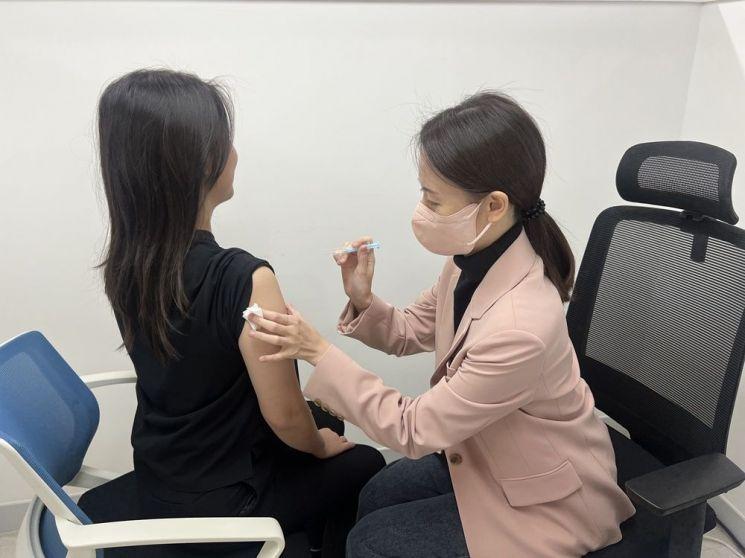 Nữ kế toán cùng lúc mắc giang mai, sùi mào gà dù KHẲNG ĐỊNH 2 năm không làm "chuyện ấy"- Ảnh 3.