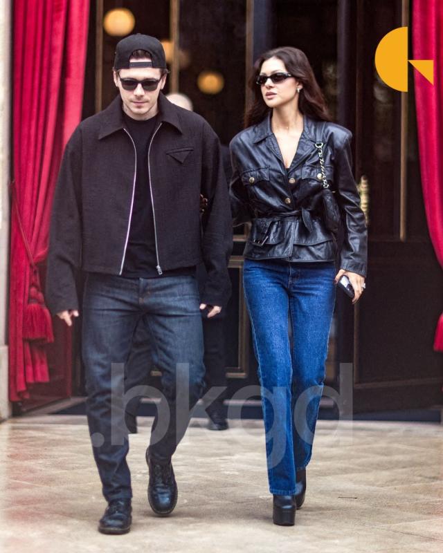 Con dâu của Victoria Beckham: Tiểu thư tài phiệt mê quần dài hơn váy, mặc chất tới từng set đồ- Ảnh 2.