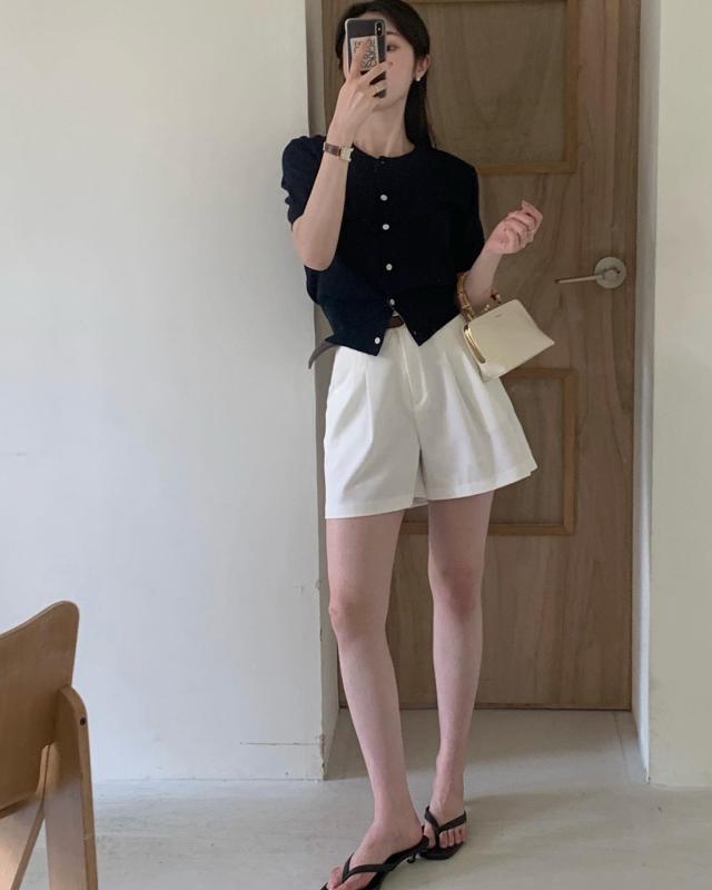 Giờ sáng suốt nhất là sắm 4 kiểu áo mỏng, nhiều mẫu tới mùa hè mặc vẫn đẹp- Ảnh 5.