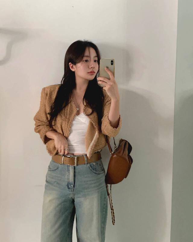 Xu hướng mặc đồ nâu từ năm ngoái tới bây giờ vẫn hot: 5 cách mix rất sang mà không cộng tuổi- Ảnh 1.