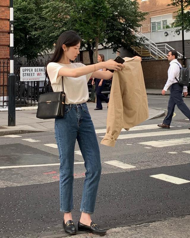 Mặc quần jeans đi giày bệt là hợp nhất, đặc biệt 4 kiểu trẻ trung và sang xịn mịn này- Ảnh 5.