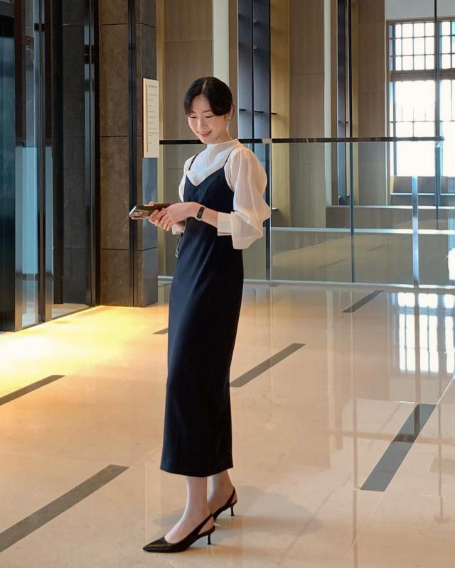 Không phải váy tay bồng, đây mới là mẫu váy đang khiến hội chị em phát mê: Diện lên ngọt ngào, sang như tiểu thư- Ảnh 1.
