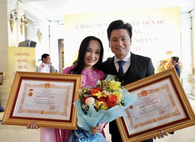 Việt Nam có cặp vợ chồng quyền lực đều là Giám đốc nhà hát: Tỏ tình bằng 80 bức thư, được phong tặng NSND cùng lúc- Ảnh 5.