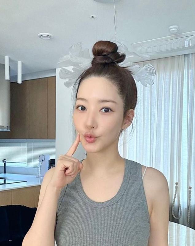 Sau 25 tuổi, collagen mất đi nhanh hơn bạn nghĩ: BS da liễu chỉ rõ 5 cách giữ collagen giúp làn da trẻ lâu hơn tuổi thật - nhiều người vẫn làm sai- Ảnh 1.