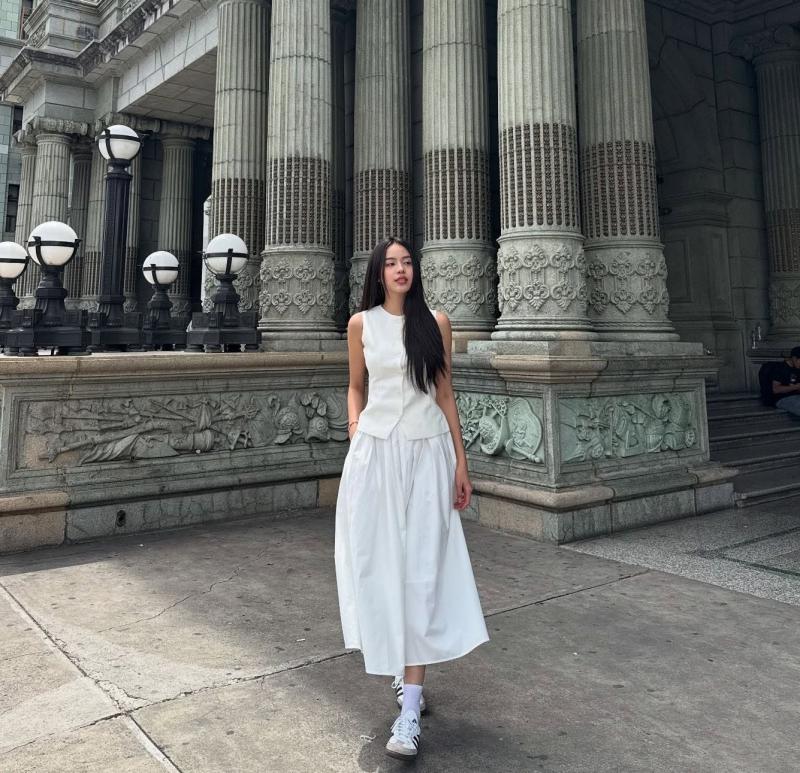 Ngắm style nữ tính của Hoa hậu Thanh Thủy mà xiêu lòng- Ảnh 2.