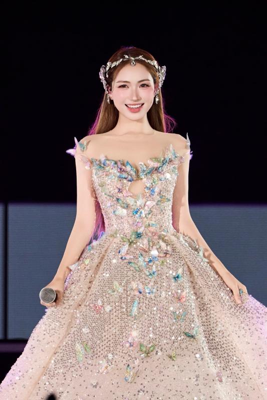 Văn Toàn đã cáu, nói thẳng mặt Hoà Minzy: 