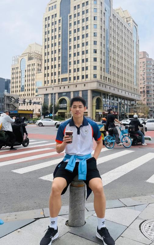 "Sốc visual" Đình Bắc ở tiệm cắt tóc, đá bóng hay lại điển trai vô địch thế này!- Ảnh 6.