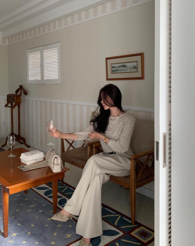 4 cách mặc áo len siêu sang chảnh, trời càng lạnh càng phải ghim- Ảnh 6. 4 cách mặc áo len siêu sang chảnh, trời càng lạnh càng phải ghim- Ảnh 6.