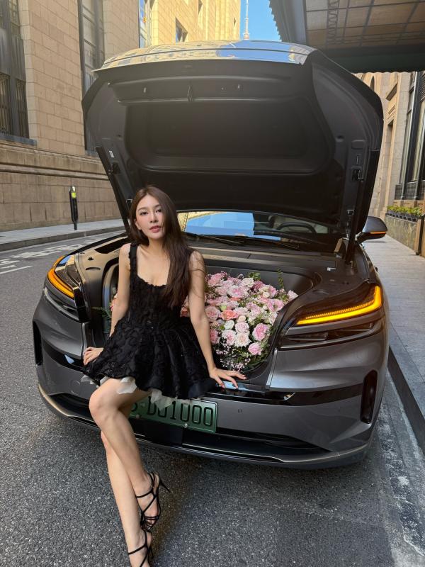 Hiền Hồ liên quan gì với hot girl Linh Trương?- Ảnh 4.