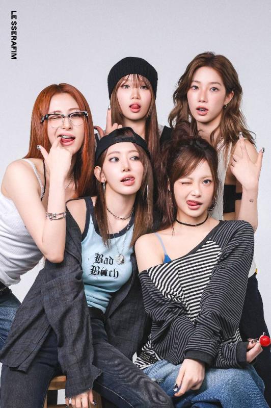 Showbiz có mỹ nhân bị chê làm ca sĩ mà chưa từng hát live tốt, giọng hát như đổi lấy chân của nàng tiên cá- Ảnh 4. Showbiz có mỹ nhân bị chê làm ca sĩ mà chưa từng hát live tốt, giọng hát như đổi lấy chân của nàng tiên cá- Ảnh 4.
