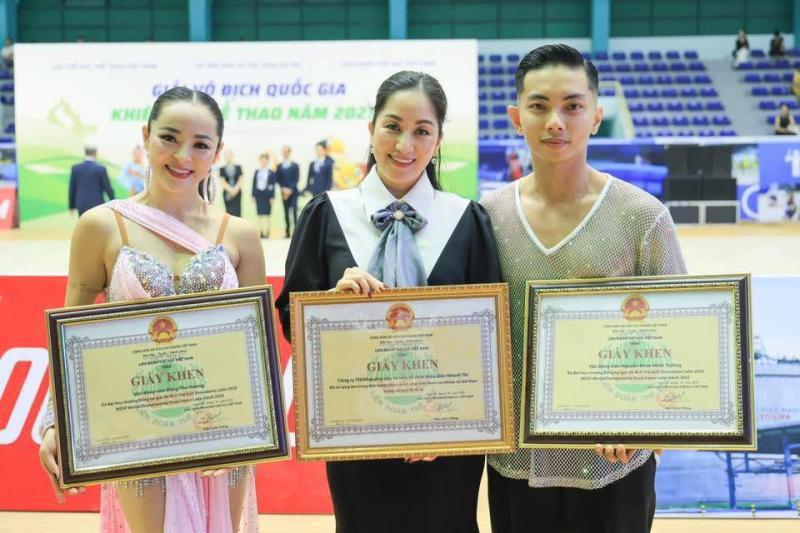 Lo Khánh Thi ghen, Phan Hiển và bạn nhảy Thu Hương không bao giờ nói chuyện riêng- Ảnh 2.
