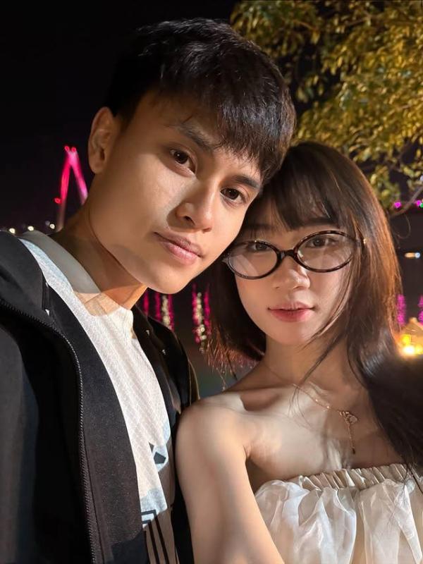 Lộ tin nhắn đầu tiên 