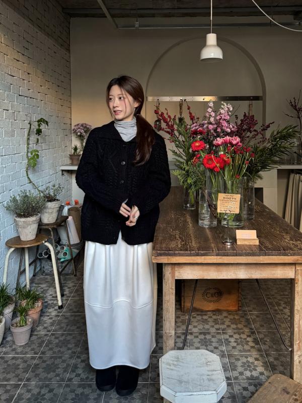 Mặc blazer mãi cũng chán, chị em nên sắm 4 kiểu áo khoác này để style sành điệu tươi mới hơn- Ảnh 11.