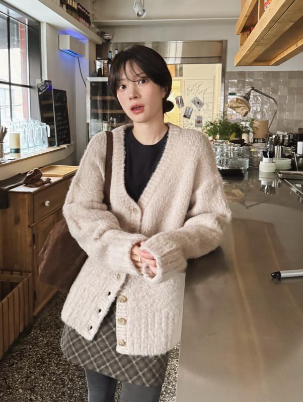 Mặc blazer mãi cũng chán, chị em nên sắm 4 kiểu áo khoác này để style sành điệu tươi mới hơn- Ảnh 10.