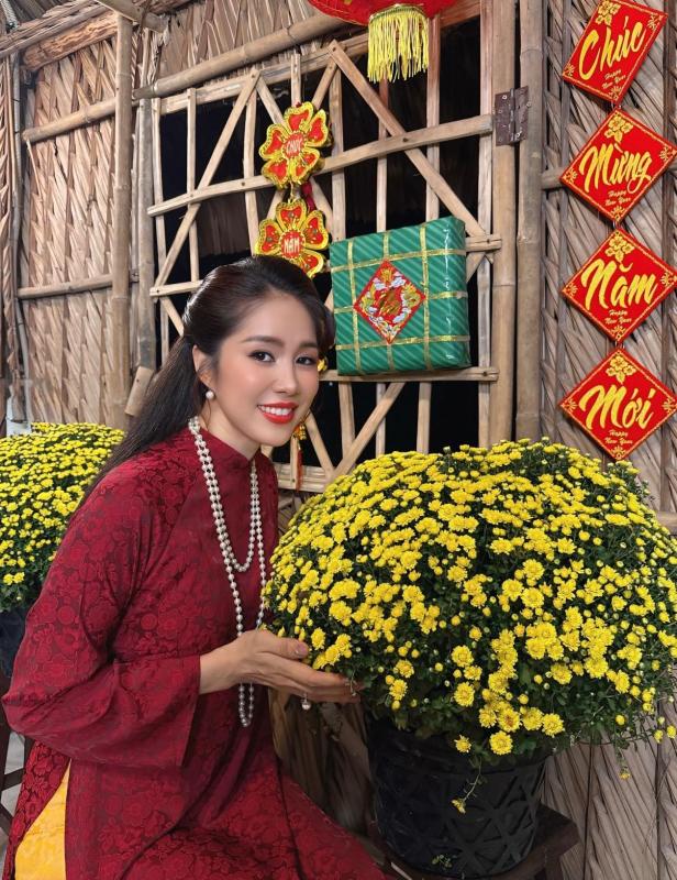 Nữ nghệ sĩ có 1 con riêng cưới ca sĩ kém 7 tuổi, tích cực nịnh chồng, được chăm từ việc nhỏ nhất- Ảnh 1.