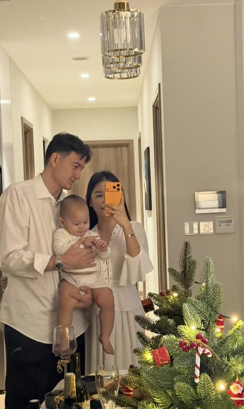 Yến Xuân bế con đến sân bay đón Lâm Tây, đoàn tụ sau drama bỏ 2 triệu thuê dọn nhà đón tết nhận kết 
