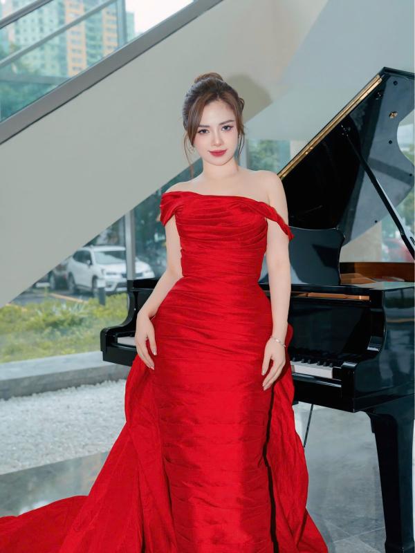 Giảng viên thanh nhạc đắt show nhất Việt Nam: Thủ khoa trường nghệ thuật, sự nghiệp lẫn nhan sắc đều lên hương- Ảnh 4.