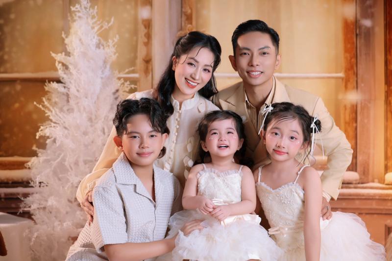 Nhà Khánh Thi - Phan Hiển toàn cực phẩm: Bộ ảnh đầu năm xịn xò, visual 3 