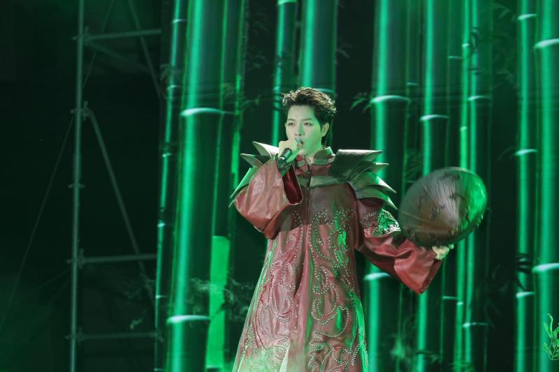 Nam ca sĩ Vpop đắt show nhất, phủ sóng trọn vẹn đêm Countdown 31/12 - Ảnh 1.