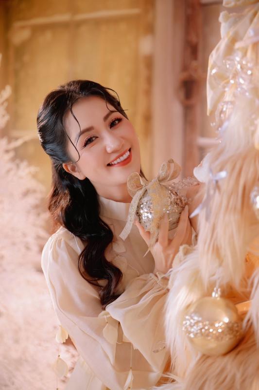 Nhà Khánh Thi - Phan Hiển toàn cực phẩm: Bộ ảnh đầu năm xịn xò, visual 3 