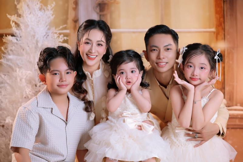 Nhà Khánh Thi - Phan Hiển toàn cực phẩm: Bộ ảnh đầu năm xịn xò, visual 3 