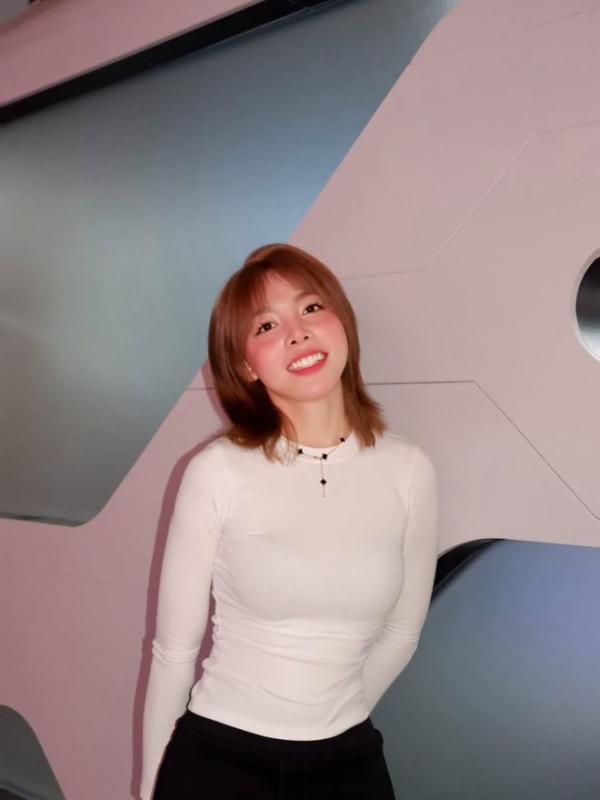 Hotgirl bắn súng Phí Thanh Thảo đón 2026 rực rỡ: Khoe hàm Đại uý, Lý Đức hứa 