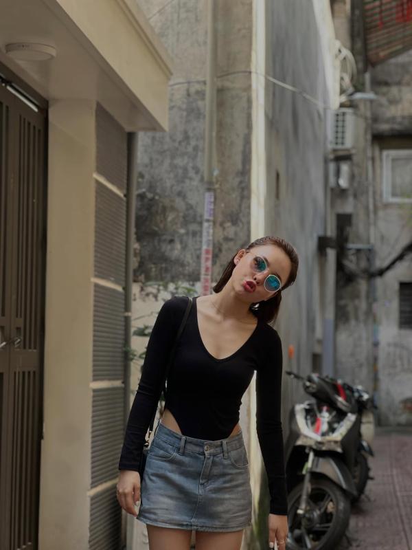Hotgirl bắn súng Phí Thanh Thảo tung ảnh thơ ấu, 