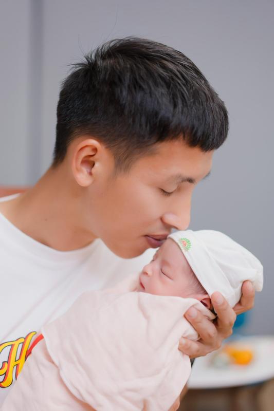 Tuyển thủ Việt Nam mở màn 2026 mỹ mãn: Xây biệt thự mấy chục tỷ, đón con gái cưng chào đời- Ảnh 4. Tuyển thủ Việt Nam mở màn 2026 mỹ mãn: Xây biệt thự mấy chục tỷ, đón con gái cưng chào đời- Ảnh 4.