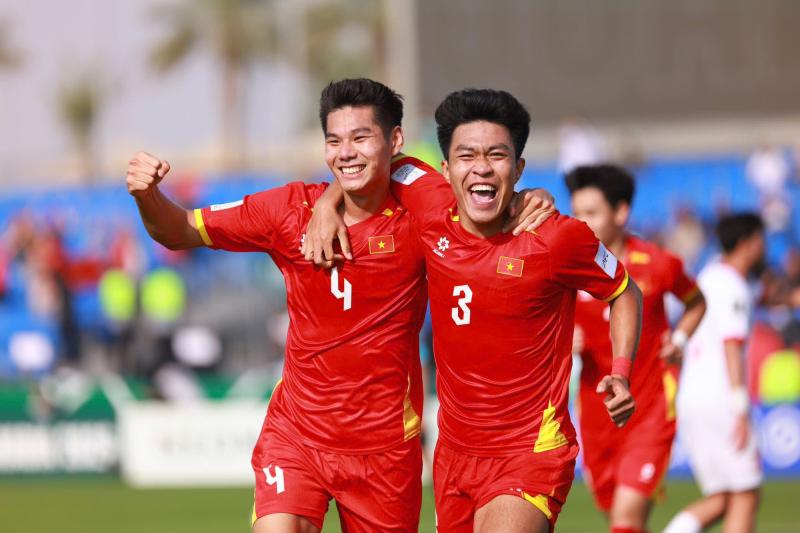 Lộ diện 