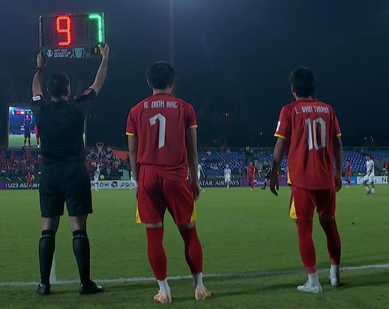 Nổi da gà khoảnh khắc Lê Văn Thuận U23 Việt Nam "xé lưới" Kyrgyzstan, Lamine Yamal Thanh Hoá chất lừ!- Ảnh 2.