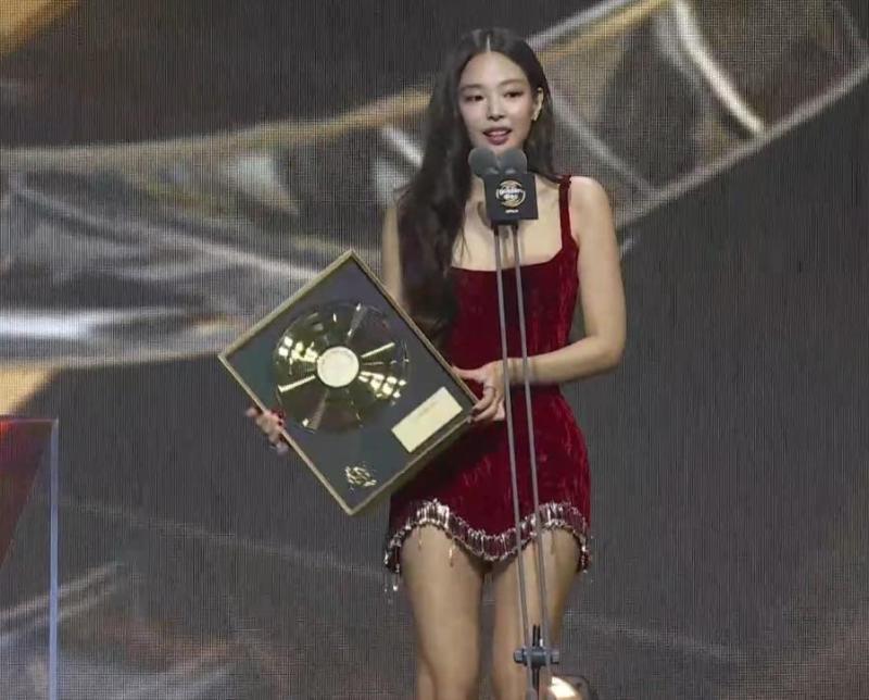 Quyền lực tuyệt đối của Jennie- Ảnh 2.