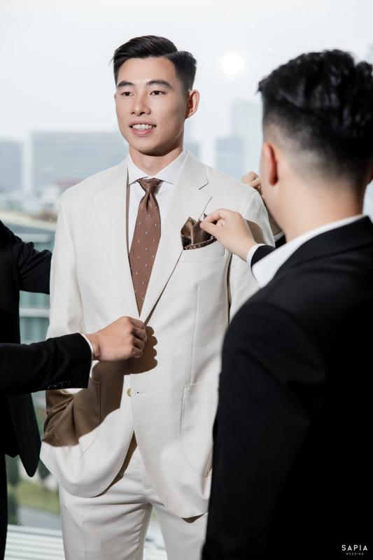 Ảnh cưới nét căng của thủ môn U23 Việt Nam và vợ thạc sĩ- Ảnh 7.