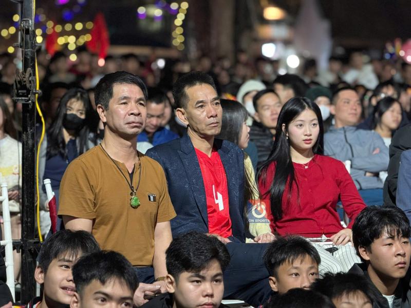 Nỗi lòng người cha sau chấn thương của Hiểu Minh U23 Việt Nam: Nhìn con nằm xuống, lòng đau thắt lại- Ảnh 1.