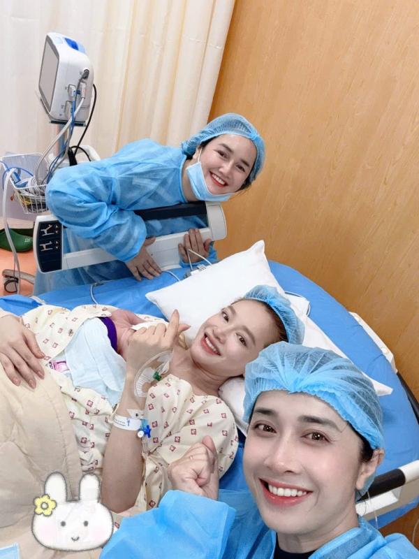 Bức ảnh hé lộ nhan sắc thật của Nhã Phương khi sinh con thứ 3- Ảnh 1.