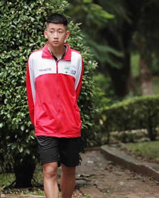 "Lá chắn thép" U23 Việt Nam giỏi tiếng Anh, tiếng Pháp khiến netizen đồng loạt khen "đỉnh"!- Ảnh 3.