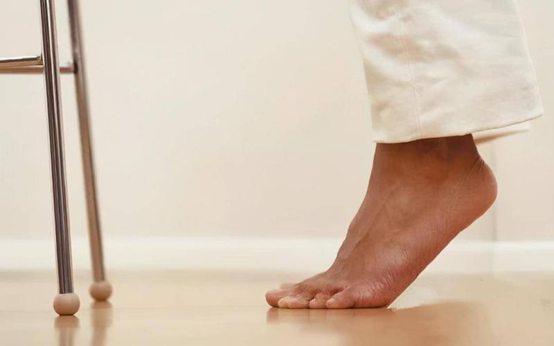 Làm động tác đơn giản này với bàn chân: Tốt cho thận, góp phần sống thọ- Ảnh 1.