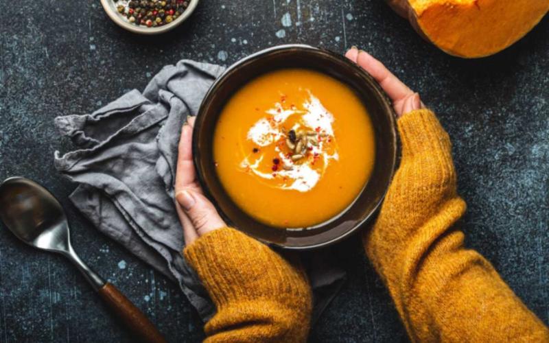 Ngoài mặc đồ giữ ấm tốt, bác sĩ nói có 2 thứ cần đảm bảo để tạo lớp 