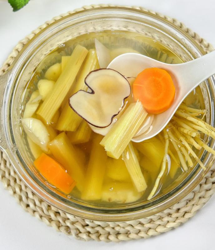 Mùa đông da khô nứt nẻ, môi bong tróc, đừng vội mua mỹ phẩm đắt tiền: Hãy đun ngay nồi nước 