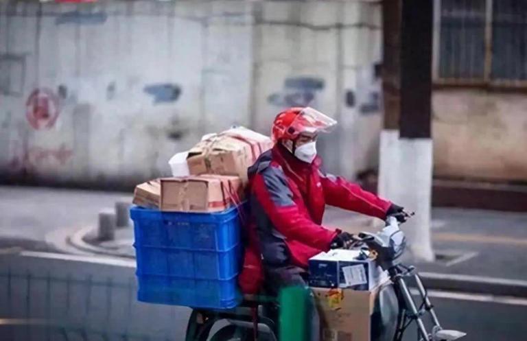 Nam shipper 39 tuổi bị tổn thương gan, bác sĩ khuyên: 3 kiểu ăn trưa nên bỏ ngay- Ảnh 2.