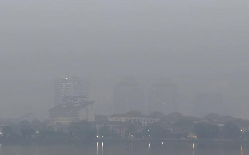 Ô nhiễm không khí tại Hà Nội và một số tỉnh, thành phố ở mức xấu và kém- Ảnh 1.