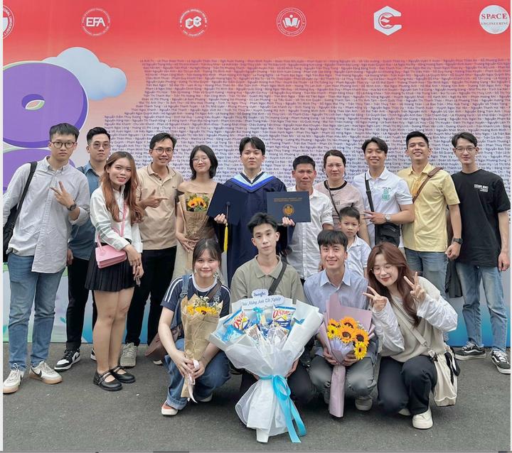 Email lúc 4 giờ sáng và hành trình từ một xã ở Đắk Lắk đến đại học hàng đầu Pháp- Ảnh 3.